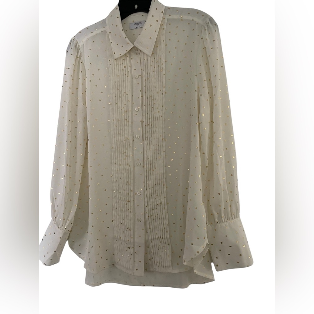UNTUCKIT for her light cream  blouse long sleeve  gold embellishments size 8.